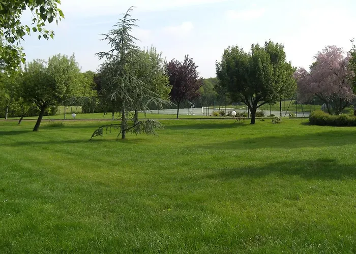 Domaine et gîtes insolites Touts Vents